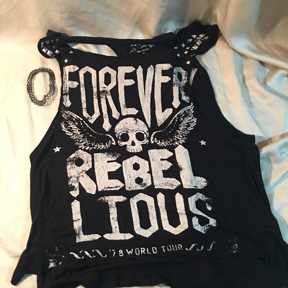 SOLD Muscle Tank - Picture 6 of 6